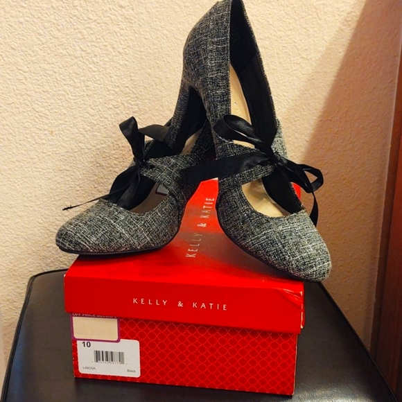 Kelly & Katie Shoes - NIB Kelly & Katie Mary Jane's